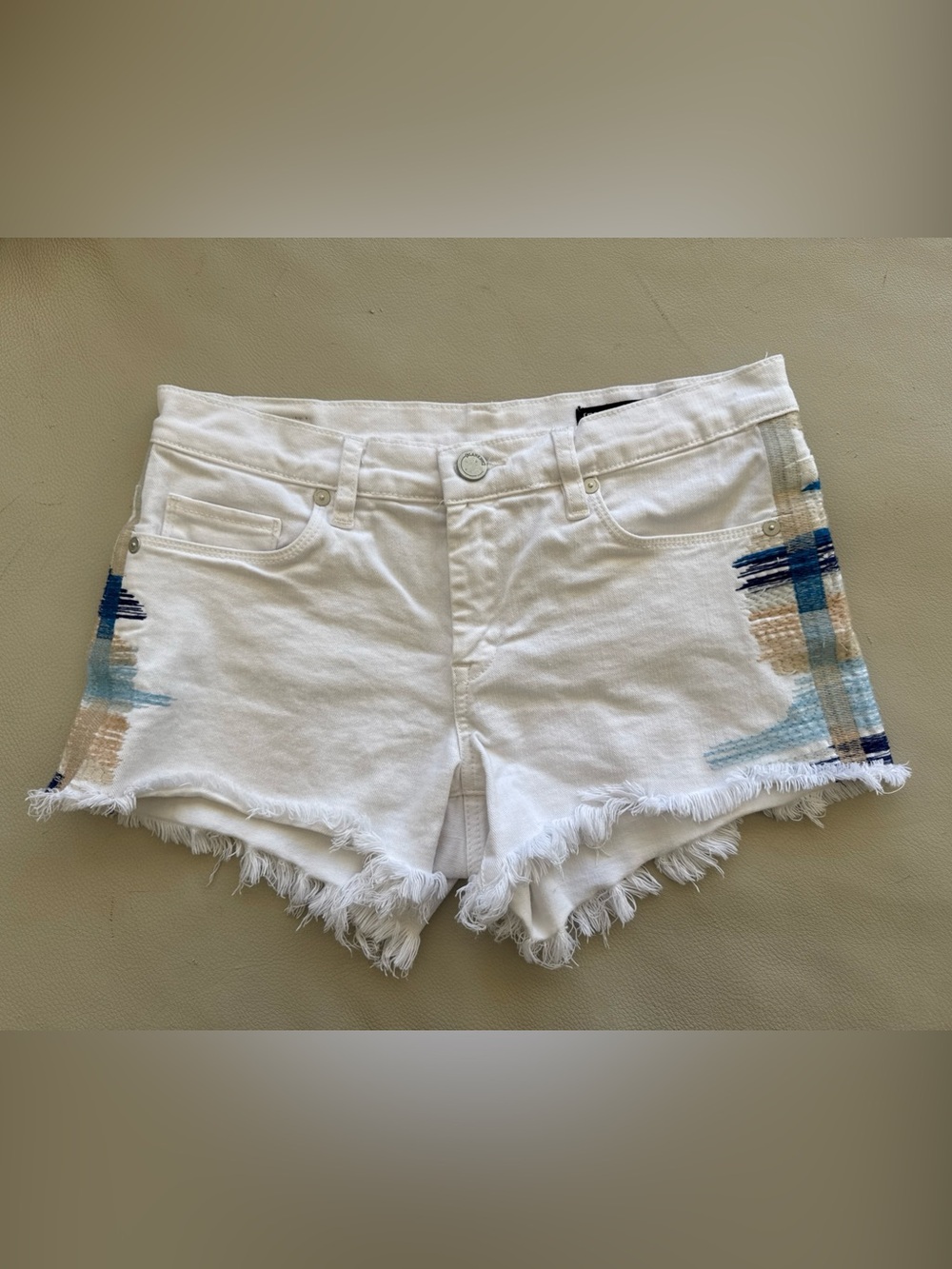Blank NYC Brooklyn Baby "The Astor" Cut-Off White Embroidered Shorts Size 27